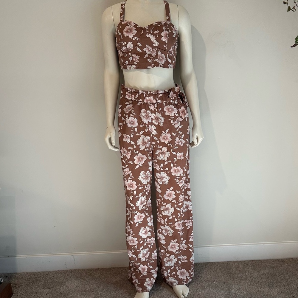 BOG Collection Floral Two-Piece Set Crop Top & Wide Leg Pants L top, Med bottoms